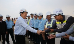 Phó Thủ tướng  đốc thúc tiến độ cải tạo hai sân bay quan trọng nhất cả nước