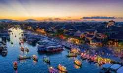 Cần làm gì để 'hồi sinh' ngành du lịch Việt Nam hậu COVID-19?
