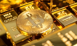 'So găng' vàng và Bitcoin, hai tài sản mang lại mức lãi khủng năm 2020