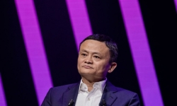 Tập đoàn của Jack Ma oằn mình trước sức ép từ Bắc Kinh