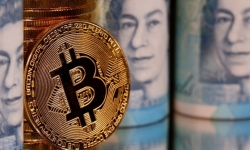 Bitcoin lên giá kỷ lục, vượt mốc 34 nghìn USD