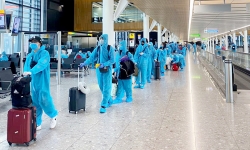 Nhân viên sân bay Tân Sơn Nhất dương tính với COVID-19