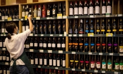 Tăng thuế rượu vang, Trung Quốc tiếp tục đòn tấn công thương mại Úc
