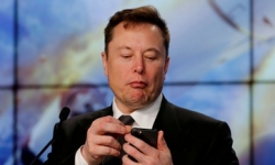 Tỷ phú Elon Musk 'qua mặt' các cơ quan quản lý Mỹ như thế nào