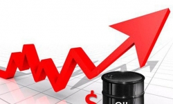 Giá dầu thô xuất khẩu tăng vọt