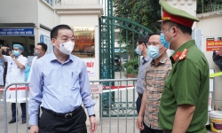 Chủ tịch Hà Nội Chu Ngọc Anh: Ưu tiên ngăn chặn mầm bệnh xâm nhập, không 'ngăn sông cấm chợ'