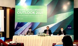 ADB dự báo GDP Việt Nam vẫn tăng 3,8% năm nay và 6,5% năm 2022
