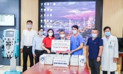 Tập đoàn BRG và Ngân hàng SeABank bàn giao trang thiết bị y tế phòng chống dịch cho Đà Nẵng