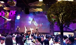 TP.HCM cho phép mở lại vũ trường, quán bar, massage, karaoke từ ngày 10/1