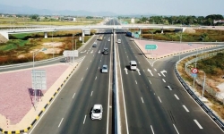 Tháo gỡ rào cản đầu tư phát triển đường bộ cao tốc