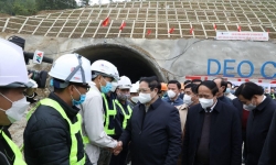 Cao tốc Bắc-Nam: Thủ tướng yêu cầu hỗ trợ tối đa nhà thầu hoàn thành dự án