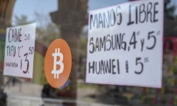 El Salvador bị hạ thấp tín nhiệm vì chấp nhận Bitcoin