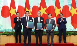 VPBank và SMBC ký MoU về hợp tác kinh doanh trong chuyến thăm của Thủ tướng Nhật Bản đến Việt Nam