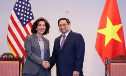 Thủ tướng Phạm Minh Chính và Bộ trưởng Thương mại Hoa Kỳ chứng kiến ký kết hàng loạt thỏa thuận kinh tế