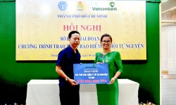 Vietcombank TP.HCM ủng hộ 2,2 tỷ đồng hỗ trợ đoàn viên khó khăn trên địa bàn tham gia bảo hiểm y tế