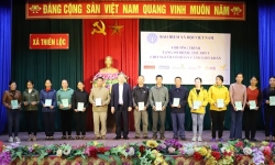Ngành BHXH Việt Nam mang Tết ấm đến với người có hoàn cảnh khó khăn tại Hà Tĩnh