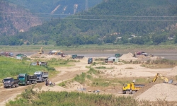 Giá cát xây dựng ở Quảng Nam tăng mạnh do khan hiếm