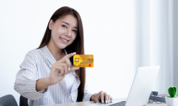 Ưu đãi lớn cho chủ thẻ tín dụng PVcomBank trên Shopee và Grab