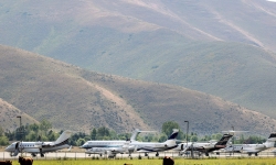 Hàng trăm máy bay tư nhân đổ bộ xuống 'trại hè của các tỷ phú' ở Mỹ