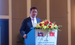 Thủ tướng Campuchia mời gọi Việt Nam đầu tư vào ngành ô tô, điện tử