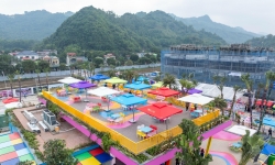 Trung tâm dịch vụ mà ngỡ tác phẩm nghệ thuật khổng lồ tại Flamingo Golden Hill Hà Nam vừa ra mắt