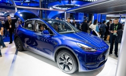 Tesla tăng giá bán xe điện ở Mỹ và Trung Quốc bất chấp việc giảm giá của các đối thủ