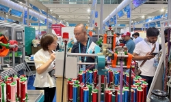 Hàng hóa tại hội chợ thương mại Trung Quốc 'rẻ như mớ rau'