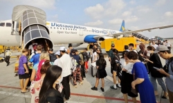 Bay nội địa dịp lễ giá vé đã 8,9 triệu, bằng giá tour đi Thái Lan 5 ngày
