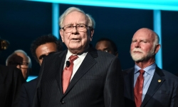 Warren Buffett: 'Tôi chịu trách nhiệm 100%' về vụ đặt cược tồi tệ của Berkshire Hathaway vào Paramount, chúng tôi mất khá nhiều tiền!'