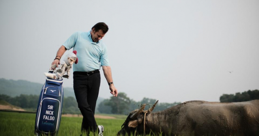 Trâu nước hoạt động như máy cắt cỏ: Forbes gọi sân golf Lăng Cô là 'bậc thầy của nông học'