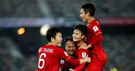 Liên đoàn bóng đá Việt Nam và Thái Lan: Ai kiếm tiền giỏi hơn?