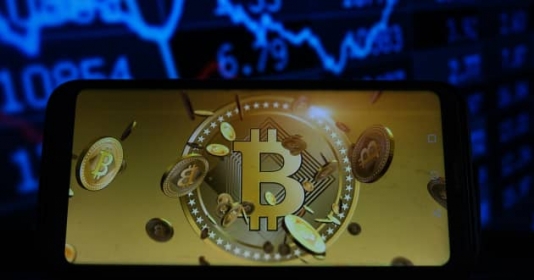 Giá Bitcoin tiến gần đỉnh lịch sử khi ETF Bitcoin đầu tiên ra mắt