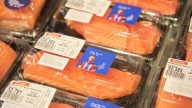 Chuỗi bán lẻ WinCommerce tiêu thụ hơn 1.000 tấn cá hồi, cua nâu Na Uy
