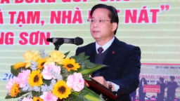 Tôn vinh điển hình xóa nhà tạm, nhà dột nát