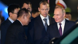 Những hình ảnh đầu tiên của Tổng thống Nga Putin tại Việt Nam