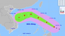 Bão Manyi mạnh cấp 15 sắp đổ bộ Biển Đông