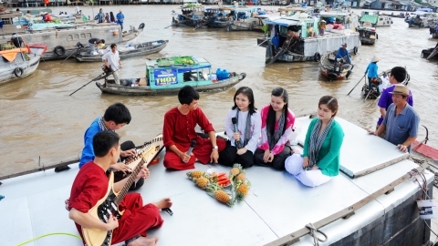 Tìm 'xa lộ' chung cho nông sản và du lịch nông thôn