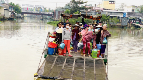 Lê Học Lãnh Vân: Giáp Tết, lái xe về Thốt Nốt bán cá