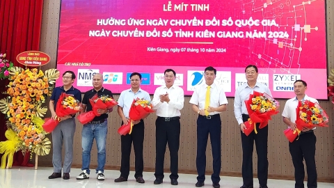 Kiên Giang 'đi từng ngõ, gõ từng nhà' 950 Tổ công nghệ số cộng đồng