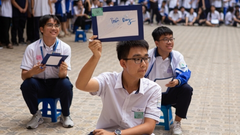 THPT Chuyên Sư phạm khẳng định tinh thần học hỏi tại 'Khua chiêng vàng'