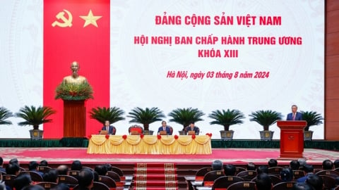 Đồng ý cho thôi chức vụ 4 Ủy viên Trung ương khóa XIII