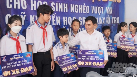 'Có xe đạp, em sẽ không phải lo đi học muộn nữa'