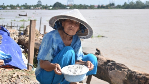 Sống lo sợ ven sông Tiền