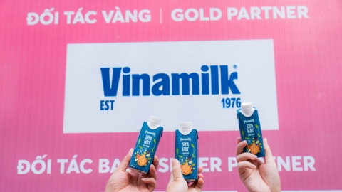 Vinamilk tài trợ Sữa hạt Cao đạm cho 11.000 runner VnExpress Marathon Hà Nội