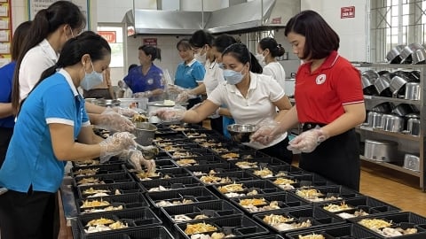 Huyện Ứng Hòa trao hơn 3.000 suất ăn cho học sinh thi tốt nghiệp THPT
