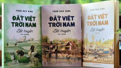 Đất Việt trời Nam qua sự dung hòa lịch sử và văn chương