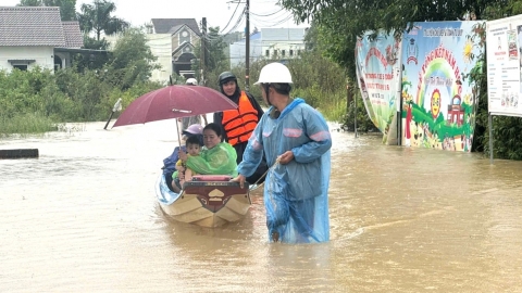 Nhiều nơi bị ngập sâu, hàng trăm hộ dân bị ảnh hưởng