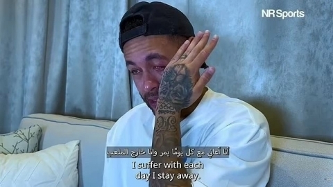 Neymar khóc trong ngày chuẩn bị trở lại sân cỏ