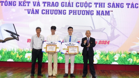 Văn chương phương Nam khuyến khích các cây bút học đường