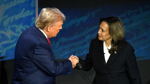 Ông Trump và bà Harris tranh luận trực tiếp, không bên nào nhận thua